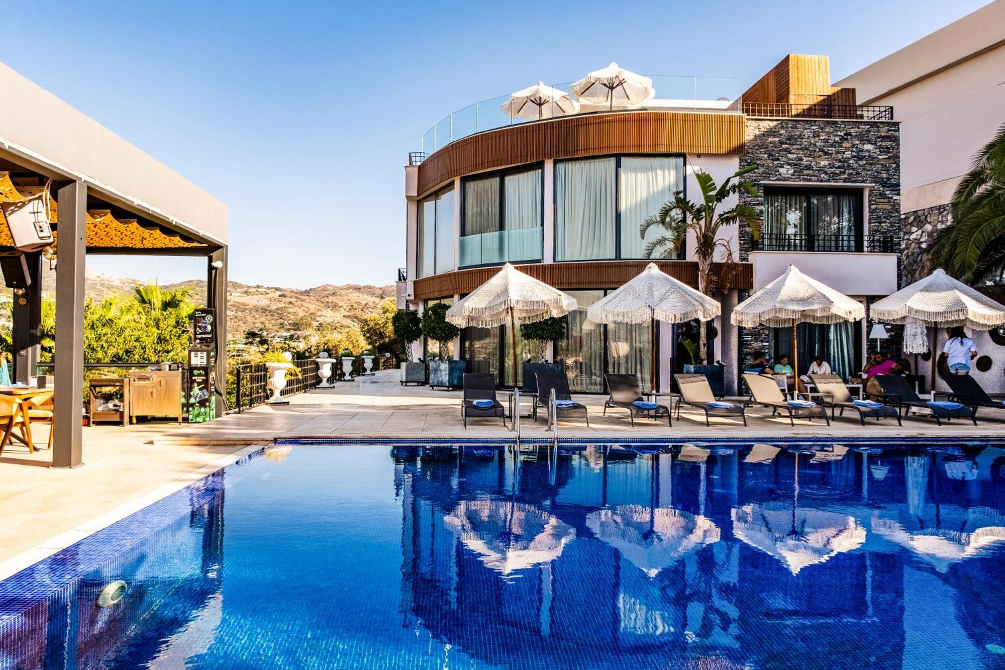 Hotel Bombien Luxury