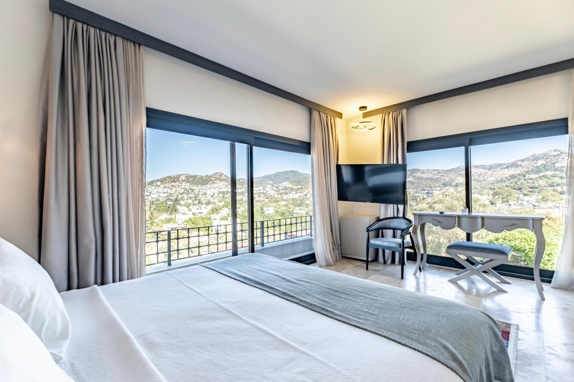 Hotel Bombien Luxury 4*