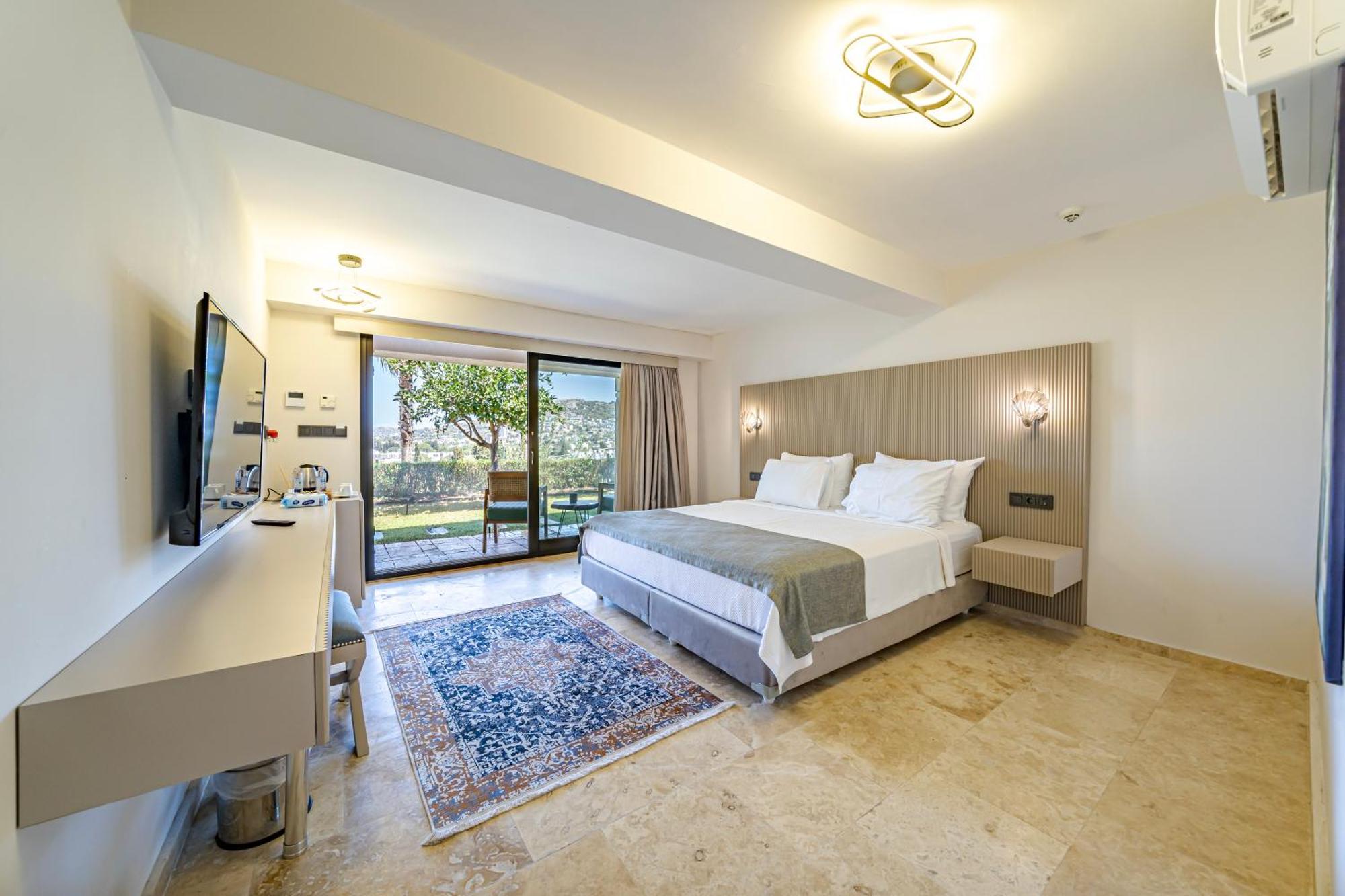 Bombien Luxury Hotel 4*