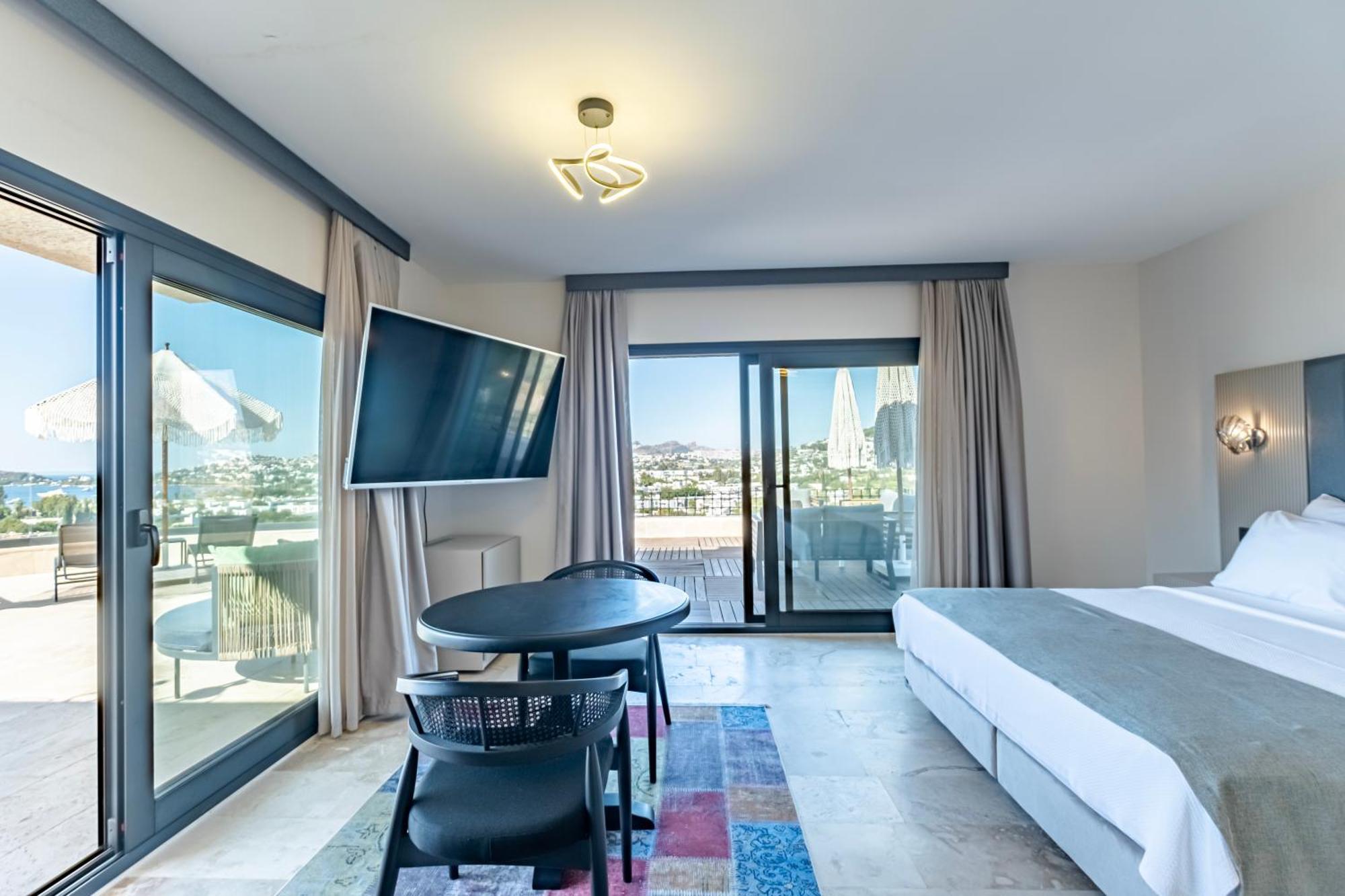 Bombien Luxury Hotel 4*