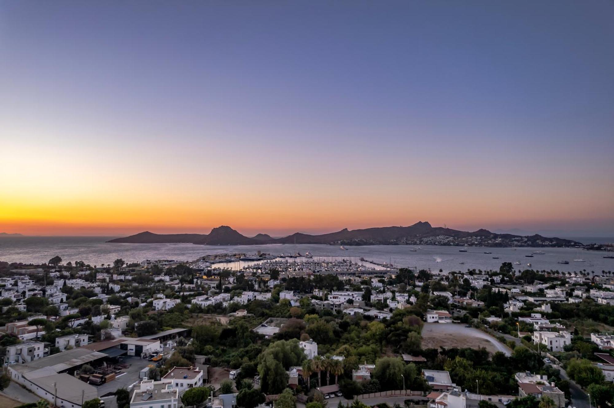 Bombien Luxury Hotel 4*